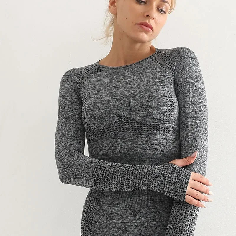 Seamless yoga crop top for women in activewear by Plush Fashion Hub, shown in a comfortable, form-fitting design for workouts.