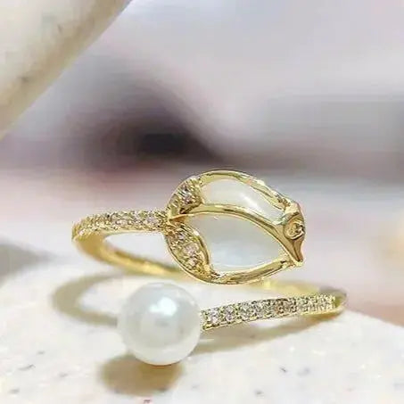 Elegant tulip bud pearl adjustable floral ring featuring a delicate flower design, perfect for feminine jewelry styles.
