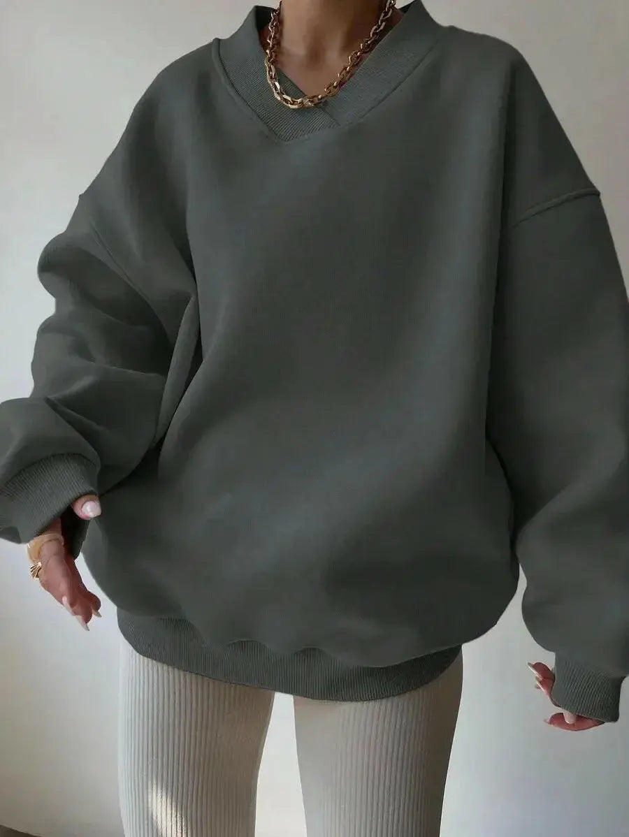 Women’s Plush Fashion Hub soft long sleeve crew neck sweater in solid color, casual knit pullover for everyday comfort.
