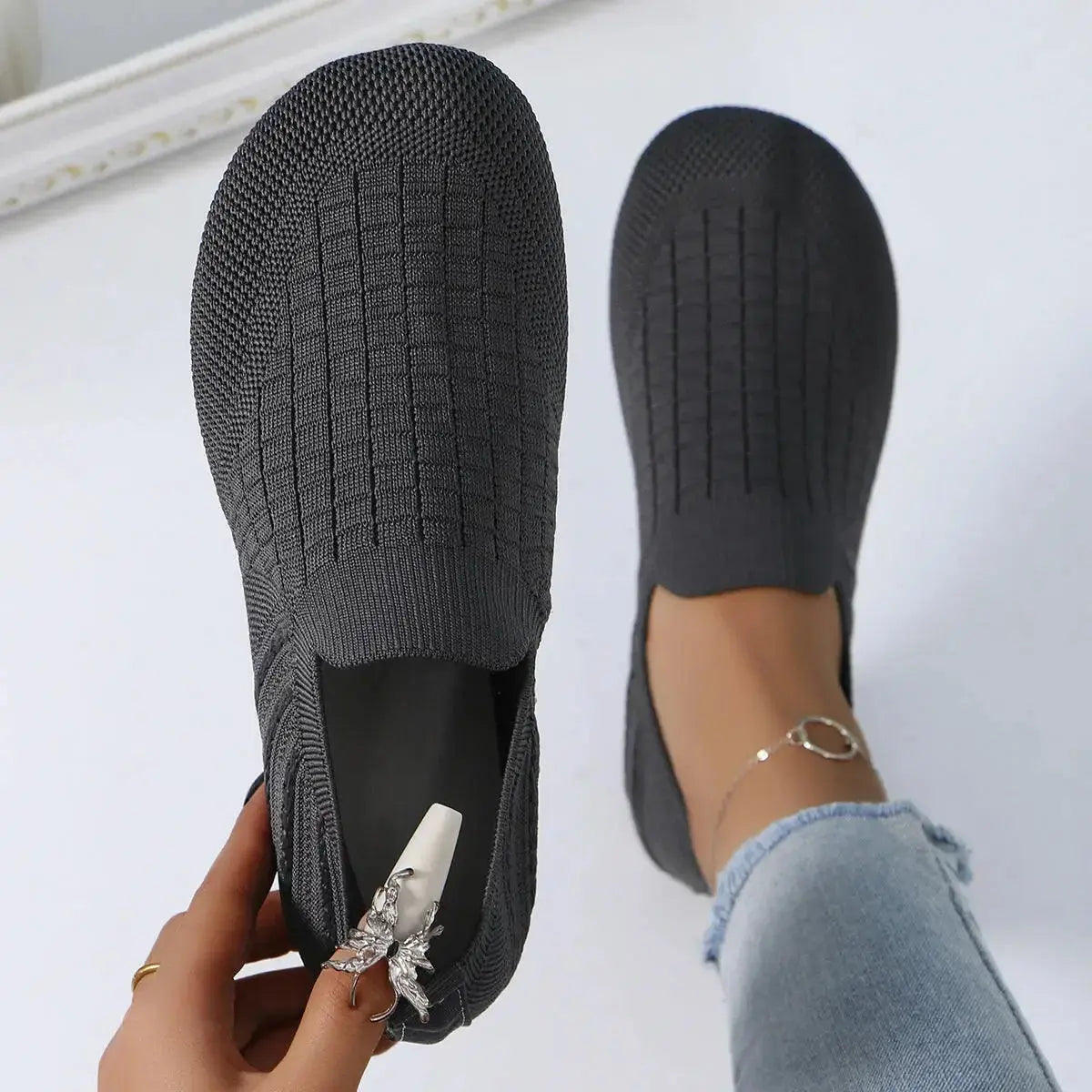 Women's breathable mesh casual flats by Plush Fashion Hub, lightweight solid color walking shoes with comfortable flat design.