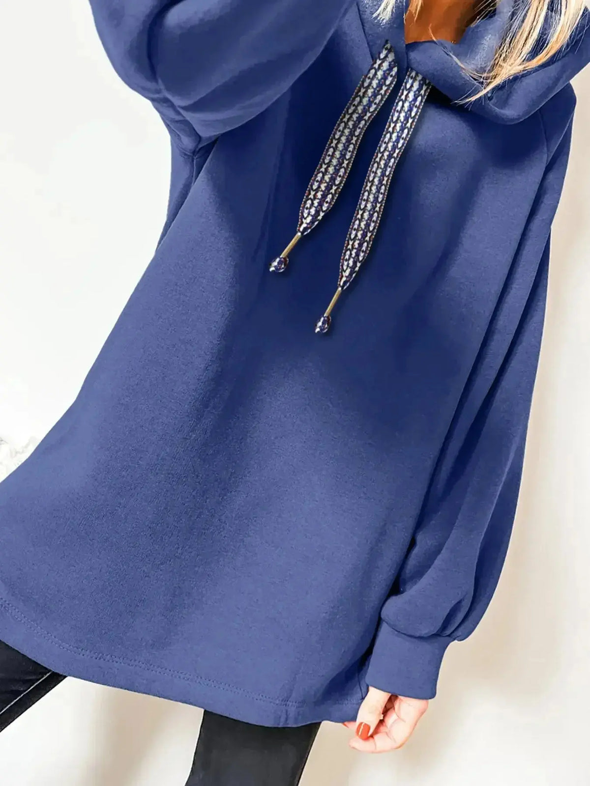 Women’s fleece-lined oversized tunic hoodie with drawstring, plush fashion hub casual hoodie for cozy, relaxed style.