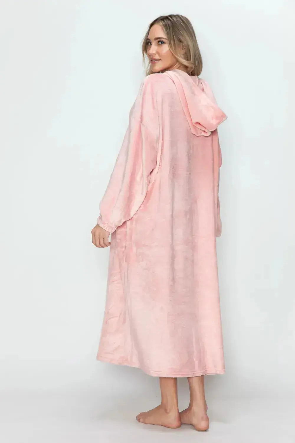 Women’s hooded midi lounge dress with pockets from Plush Fashion Hub, featuring a comfortable pajama style with a relaxed fit.