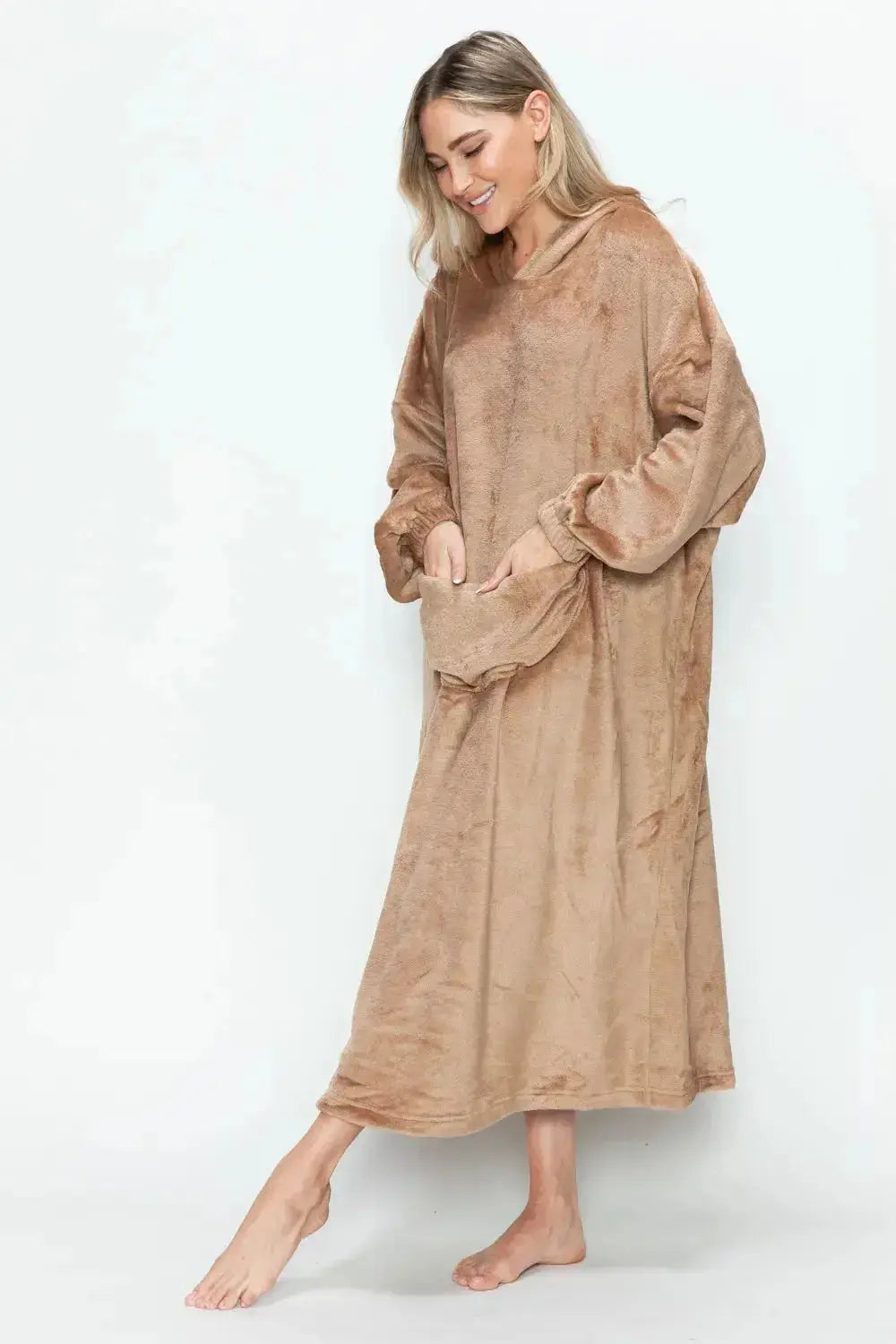 Women’s hooded midi lounge dress with pockets by Plush Fashion Hub, featuring a comfortable fit and casual style for relaxing wear.