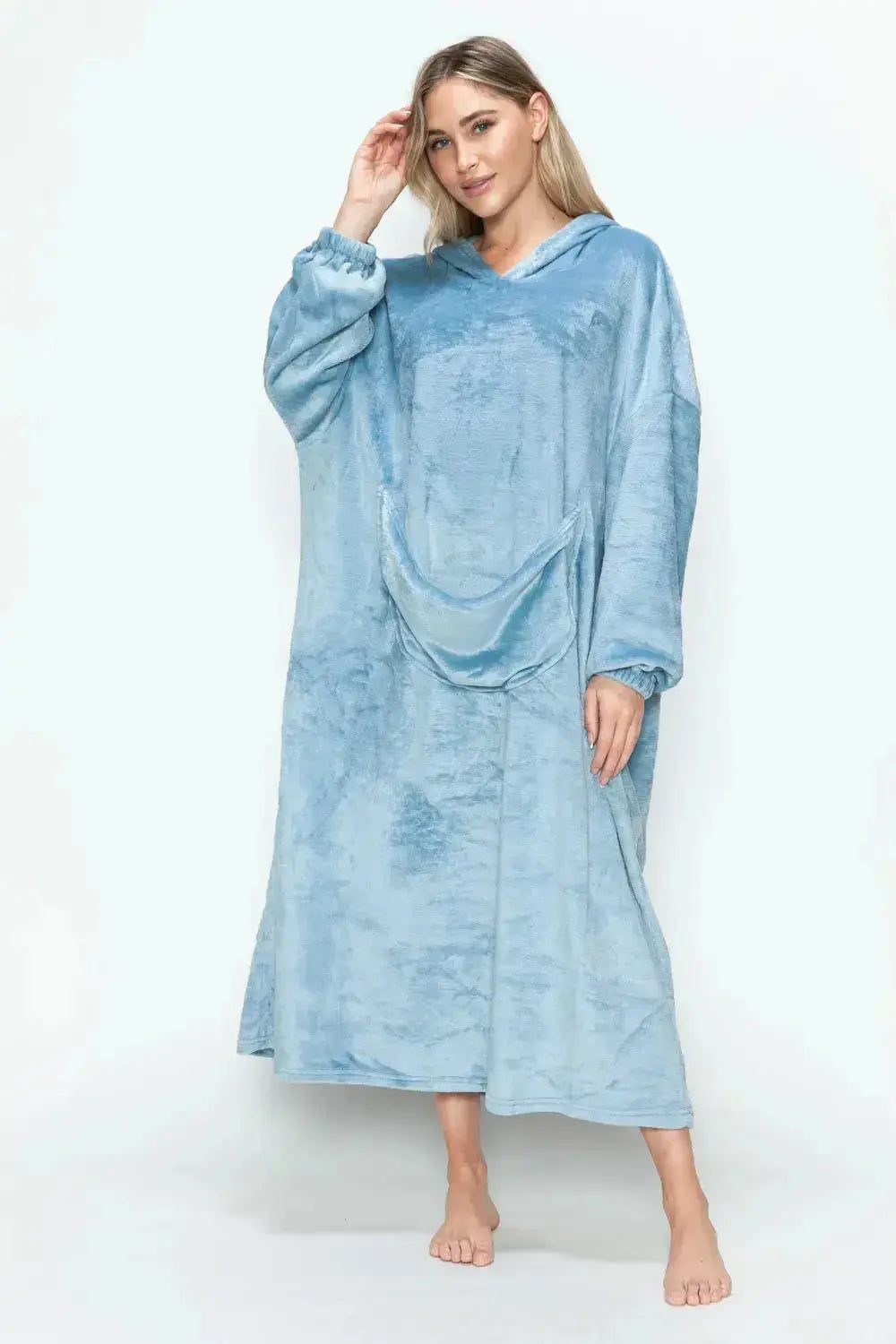 Women’s hooded midi lounge dress with pockets by Plush Fashion Hub, featuring a comfortable, relaxed fit in cozy fabric.