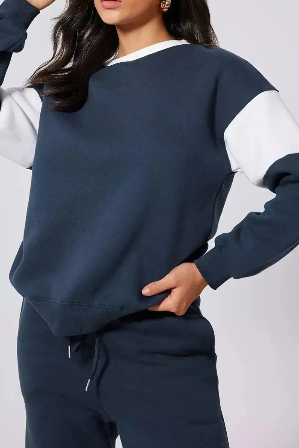 Women’s oversized drop shoulder sweatshirt and joggers loungewear set by Plush Fashion Hub, comfortable casual jogging suit.