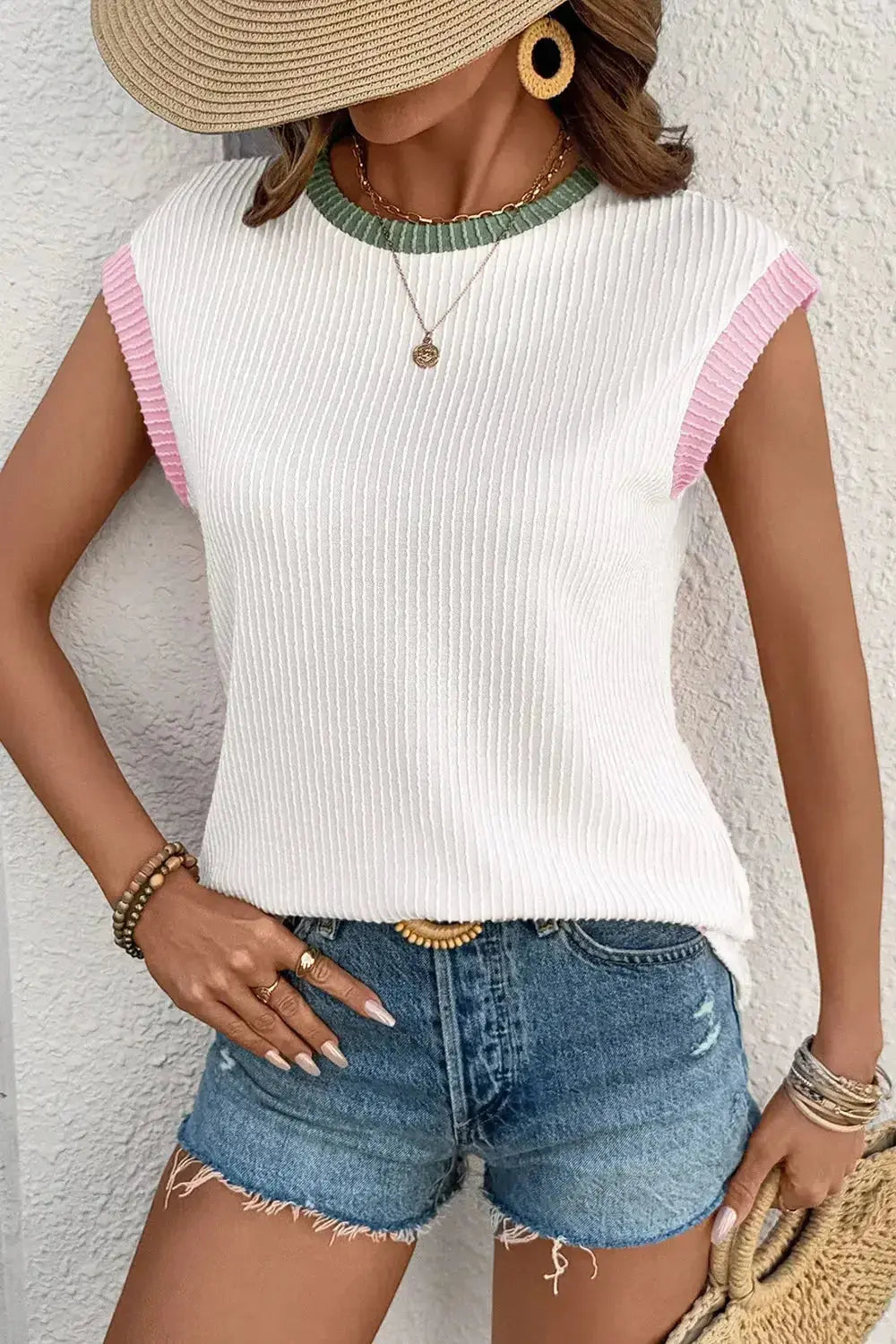 Women’s ribbed knit sleeveless tank top with contrast trim from Plush Fashion Hub, soft fitted shirt perfect for casual wear.