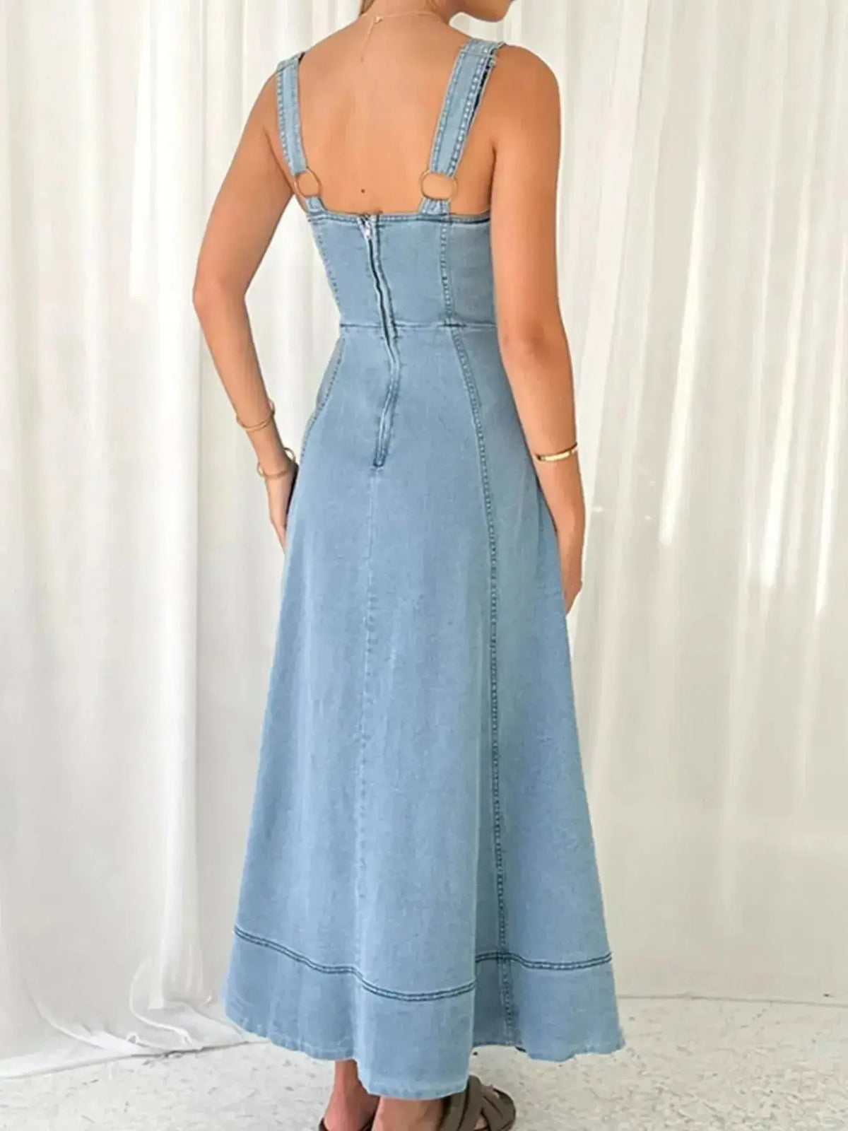 Women’s blue denim sweetheart neck casual jean dress with pockets, stylish and comfortable from Plush Fashion Hub.