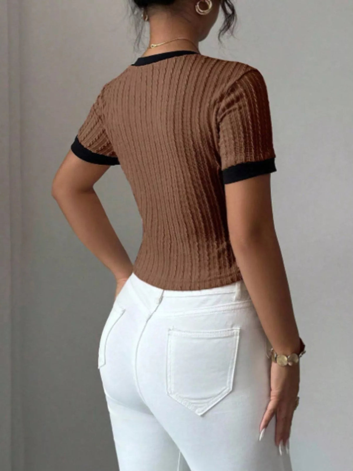 Earth tones contrast trim short sleeve T-shirt from Plush Fashion Hub, featuring a casual fit and stylish design.