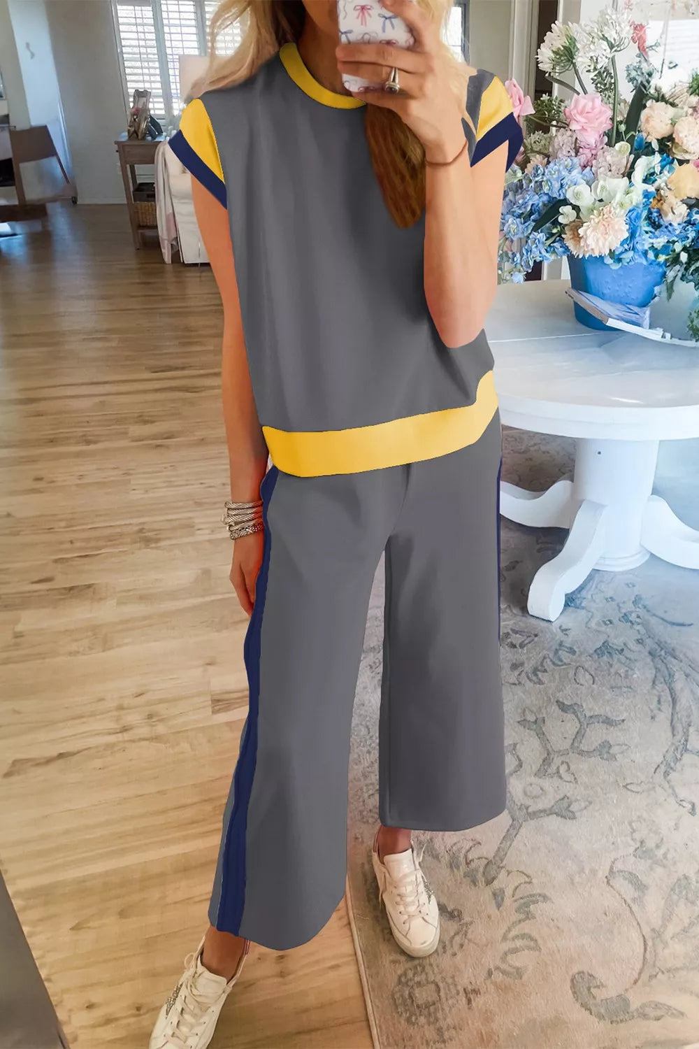 Contrast trim top and pants set by Plush Fashion Hub, two-piece outfit with stylish color accents and comfortable fit.