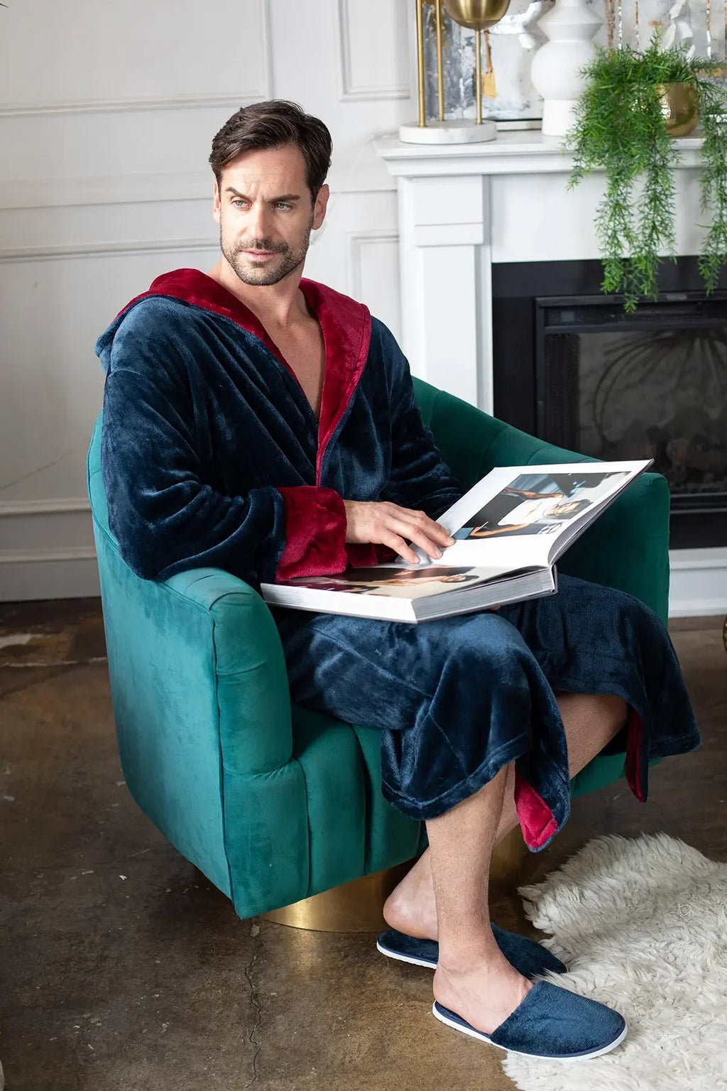 Men’s plush hooded robe from Lotus Linen, featuring ultra-soft fabric and cozy design for comfortable everyday wear.