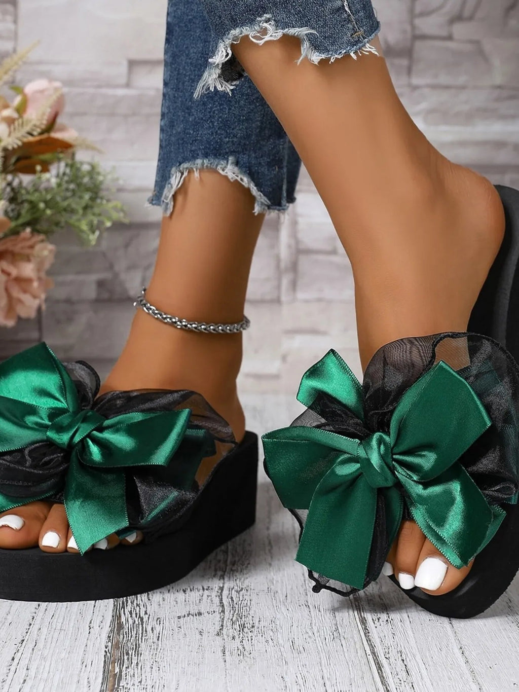 Women's bow-tie platform wedge sandals with mid-heel design from Trendsi, perfect for stylish summer comfort and casual wear.
