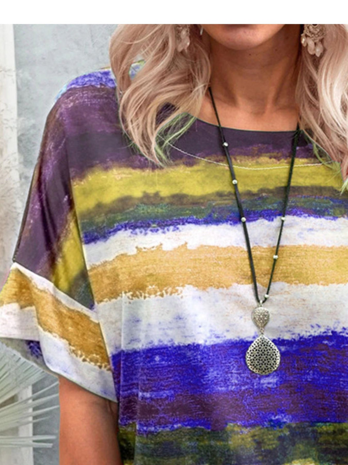 Women's contrast round neck short sleeve casual T-shirt by Plush Fashion Hub, featuring a stylish design and comfortable fit.