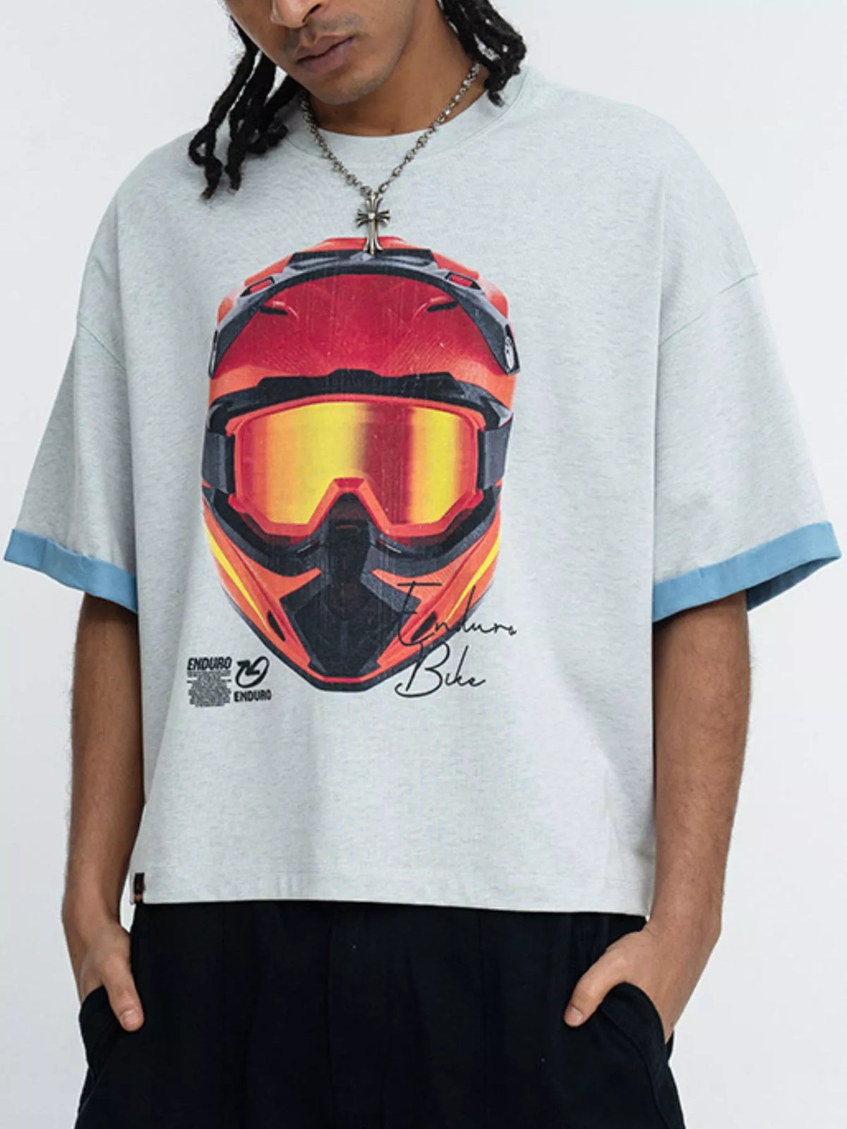 Men's graphic short sleeve T-shirt with contrast trim from Trendsi, featuring a stylish design and casual fit.