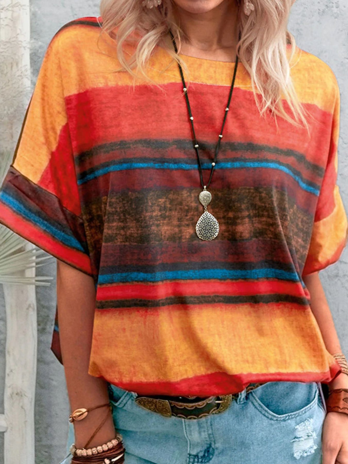 Women's contrast round neck short sleeve casual T-shirt by Plush Fashion Hub, featuring a comfortable fit and stylish design.