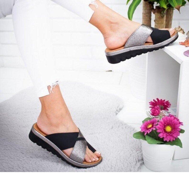 Women's solid color set toe beach slippers by LadyShow.Store, summer outdoor sandals featuring comfortable slip-on design.