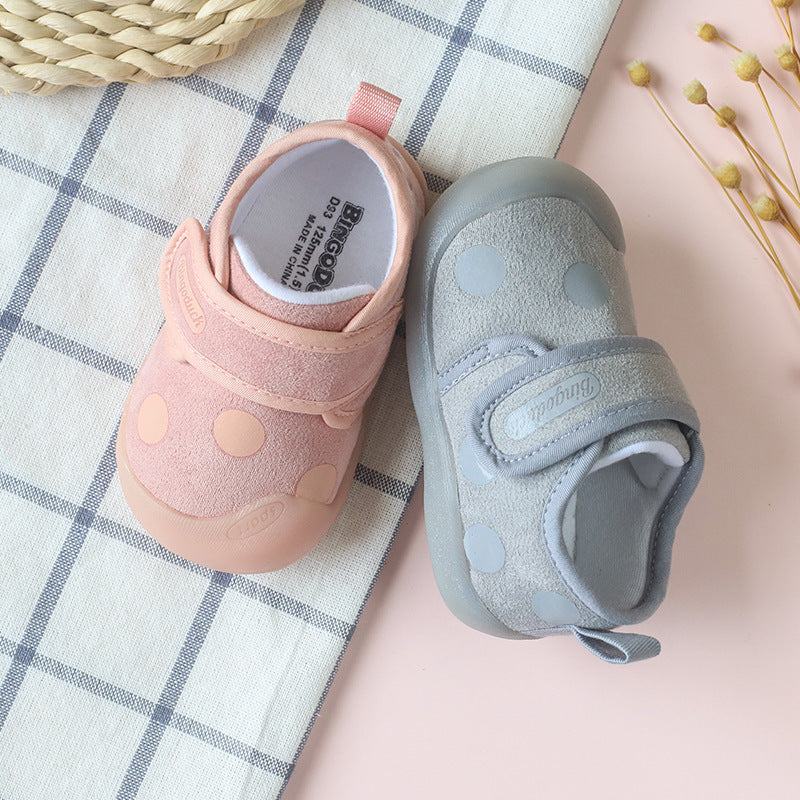 Infants And Toddlers Soft-soled Cotton Cloth Will Not Drop ShoesIntroducing the Infants And Toddlers Soft-soled Cotton Cloth Shoes! Perfect for toddlers in the summer, spring or fall. Made with breathable and wear-resistant cottoInfant ShoesPlush Fashions ShopPlush Fashion Shop