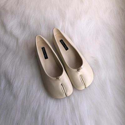 Trotter Shoes Toe Flat Shoes Female Lazy Half SlippersStep into comfort and style with our Trotter Shoes Toe Flat Shoes. These female lazy half slippers are perfect for any occasion, combining effortless style with lastShoePlush Fashions Shop Plush Fashion Shop