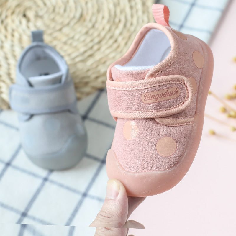 Infants And Toddlers Soft-soled Cotton Cloth Will Not Drop ShoesIntroducing the Infants And Toddlers Soft-soled Cotton Cloth Shoes! Perfect for toddlers in the summer, spring or fall. Made with breathable and wear-resistant cottoInfant ShoesPlush Fashions ShopPlush Fashion Shop