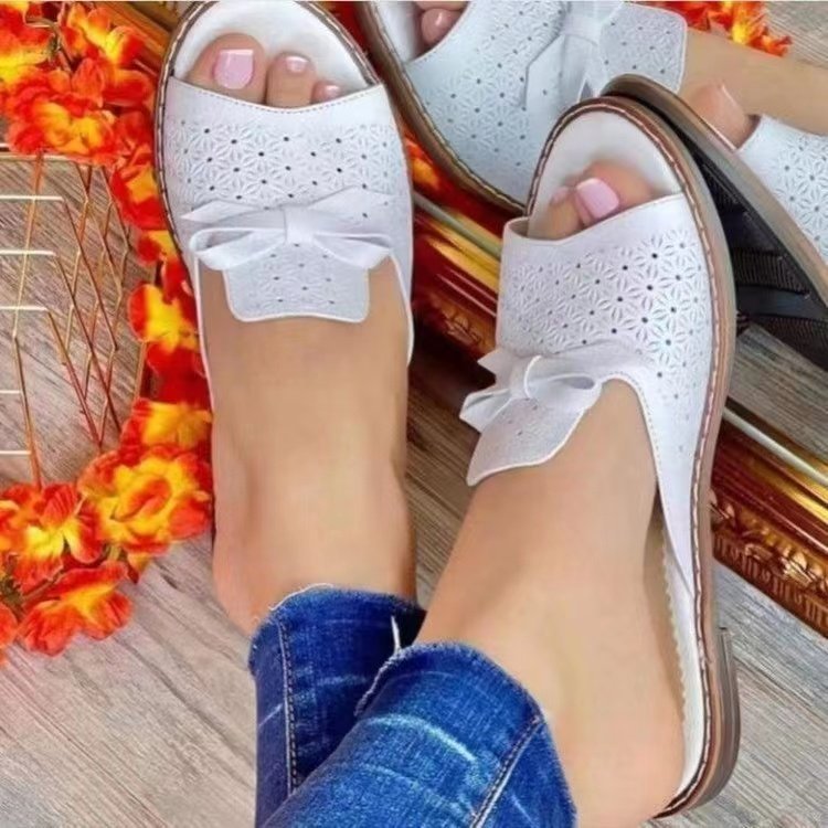 LadyShow.Store flat-bottom bow wispy air breathable fashion beach slippers, stylish and comfortable for summer wear.