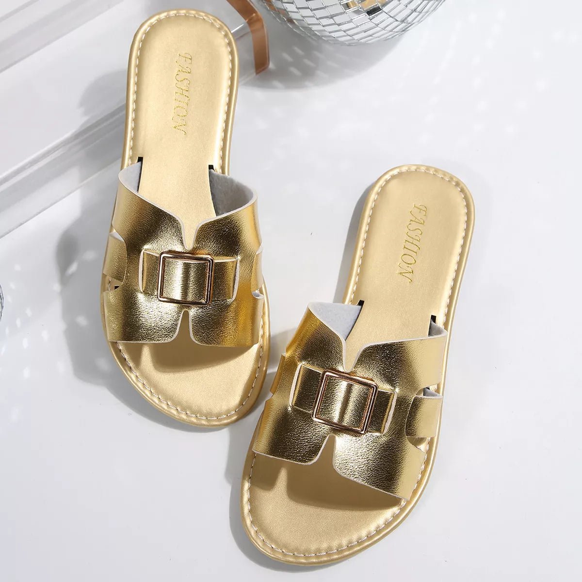 Women's open toe flat sandals made of comfortable PU leather, featuring a stylish design and slip-on shoe style.
