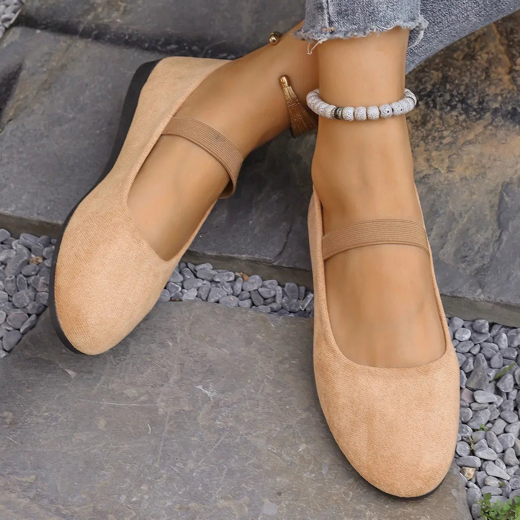 Women's classic round toe slip-on flats by Trendsi, casual and comfortable everyday shoes in a versatile design.