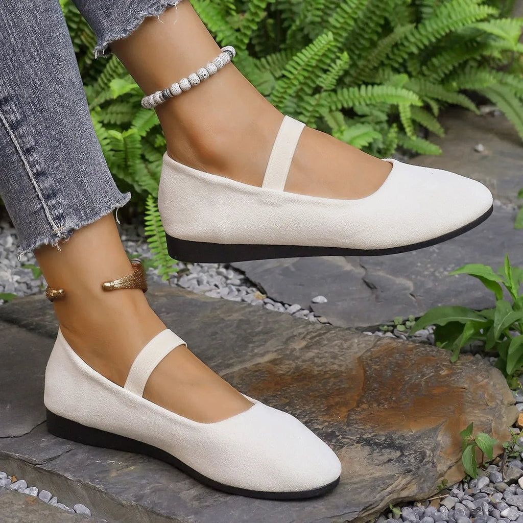 Women's classic round toe slip-on flats by Trendsi, casual and comfortable everyday shoes with a sleek design.