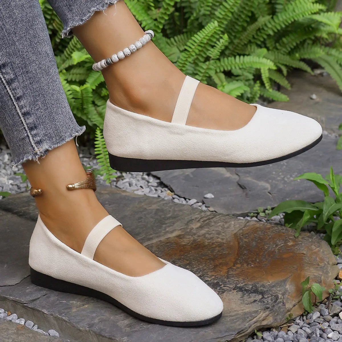 Women's classic round toe slip-on flats by Trendsi, casual and comfortable everyday shoes with a sleek design.