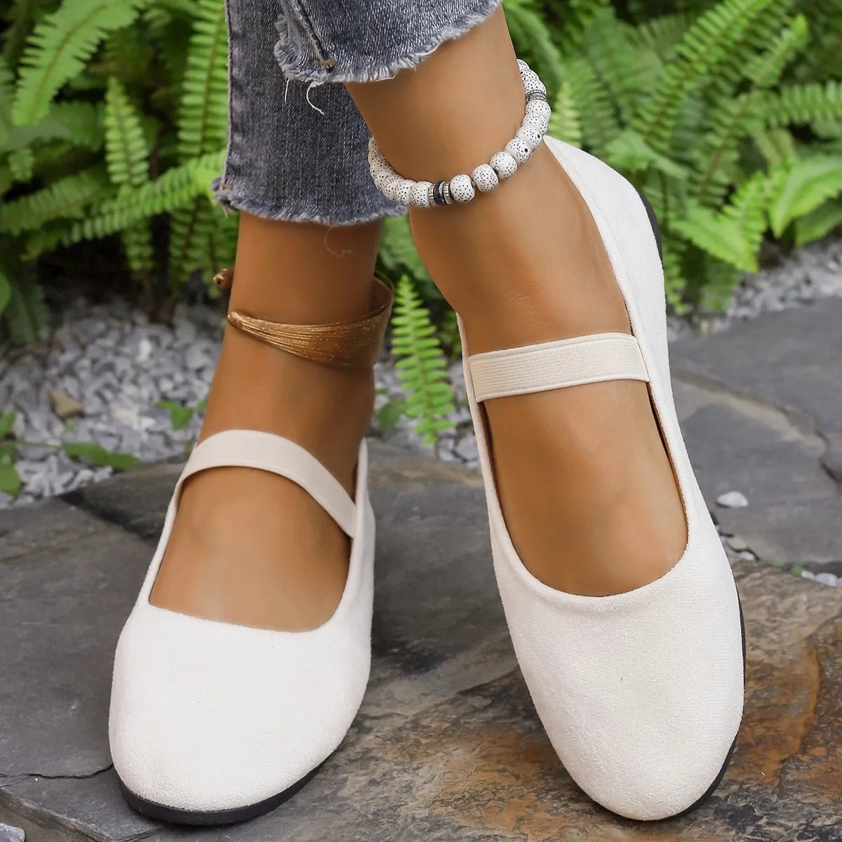 Women's classic round toe slip-on flats by Trendsi, casual and comfortable everyday shoes with a simple, stylish design.