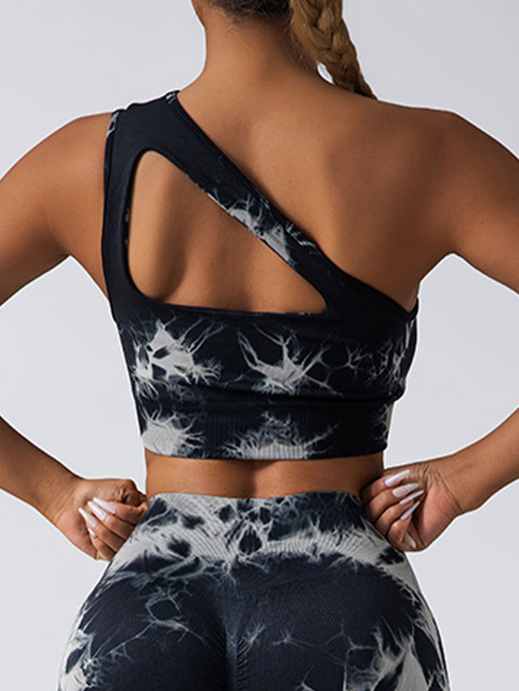 FitiqueFit seamless one-shoulder bra and scrunch leggings set, high-waisted activewear for yoga and workouts.
