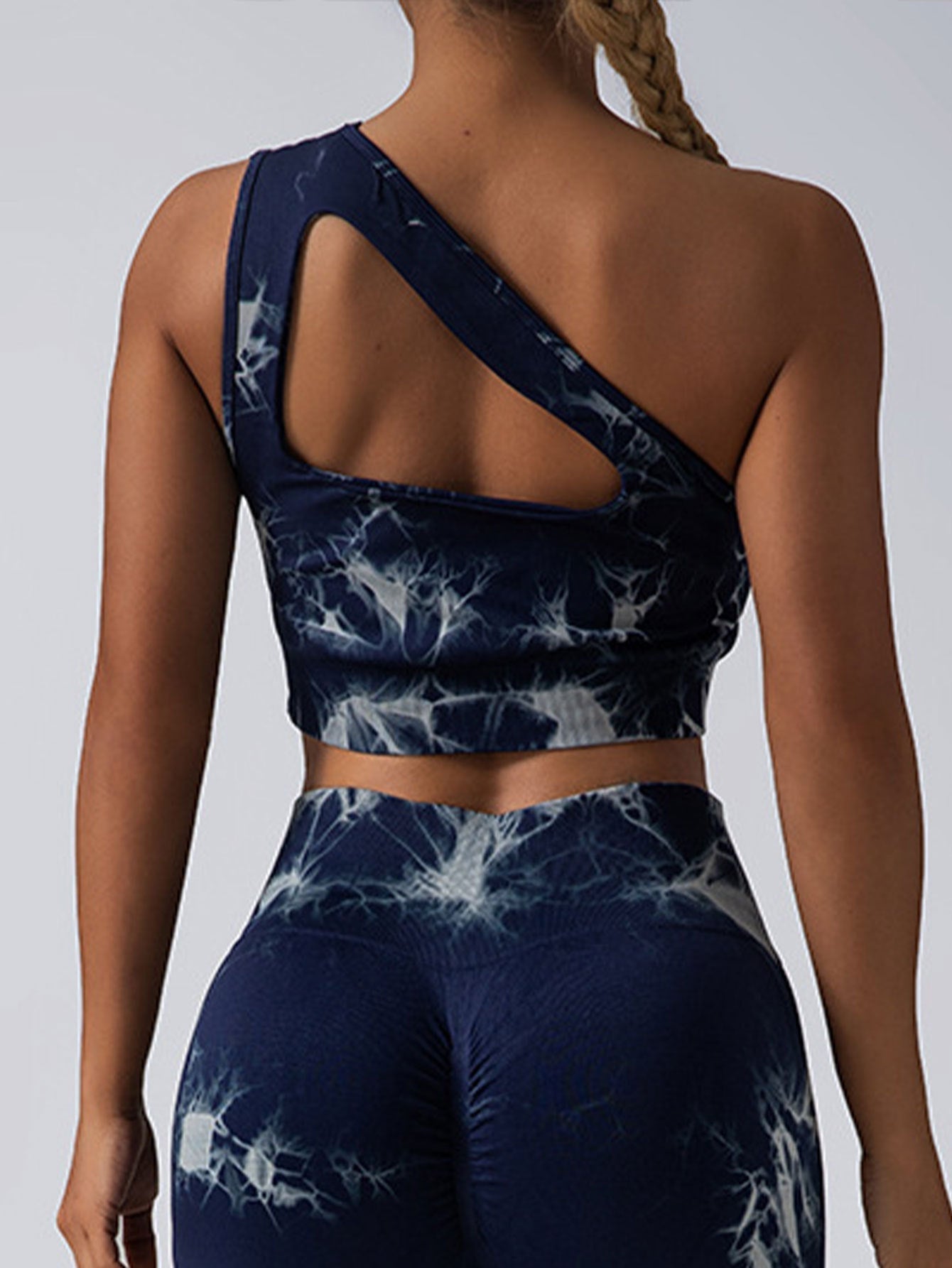 FitiqueFit seamless one-shoulder bra and scrunch high-waisted yoga leggings set, ideal for activewear and yoga workouts.