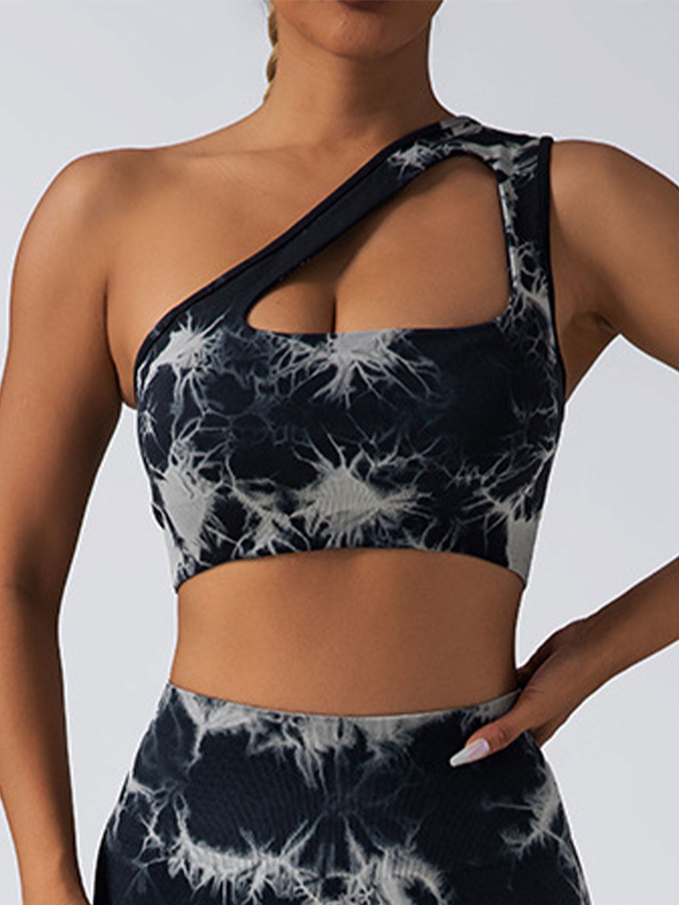 FitiqueFit seamless one-shoulder bra and scrunch leggings set, high-waisted yoga pants for activewear and comfortable movement.