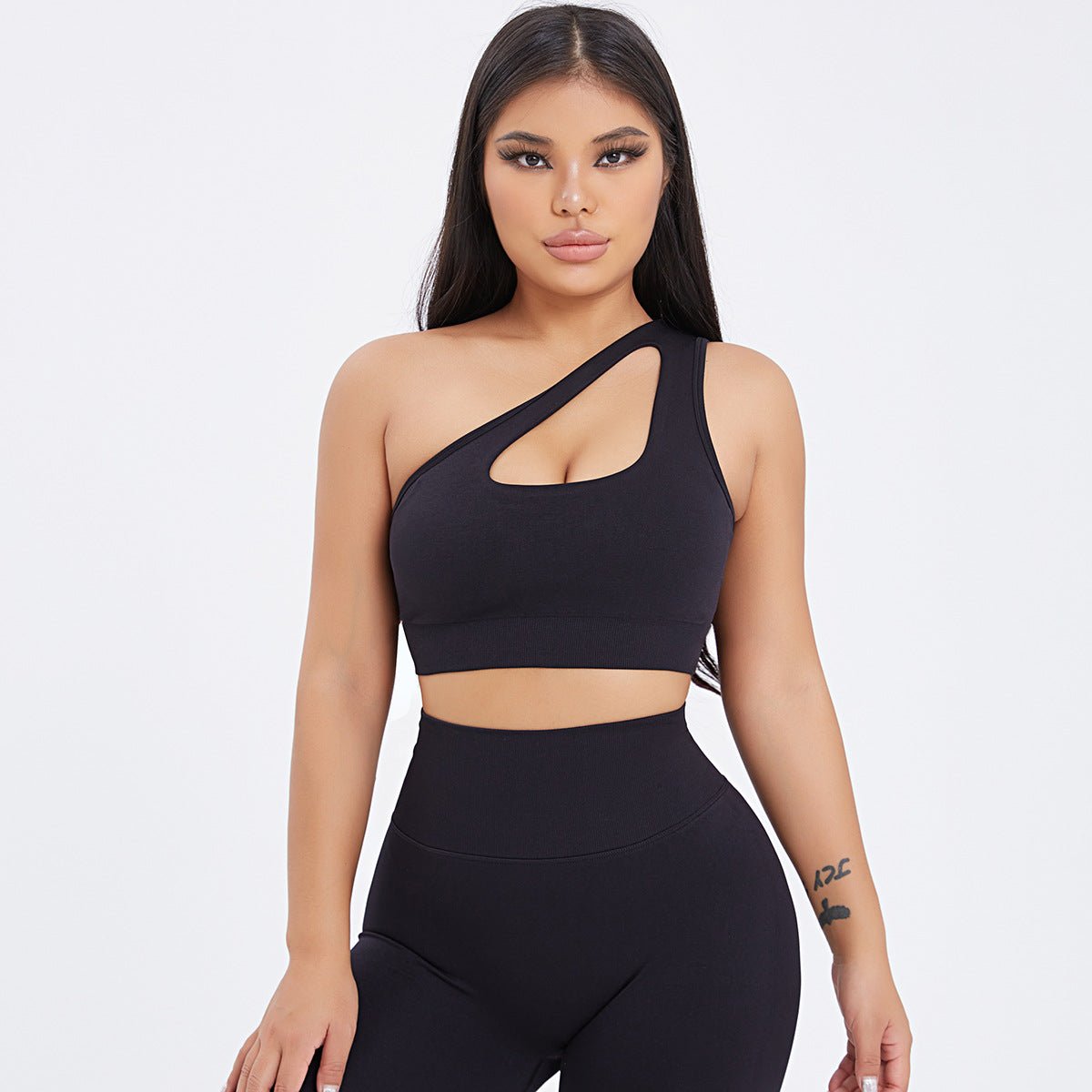 FitiqueFit seamless one-shoulder bra and scrunch high-waisted yoga leggings set, activewear for workout and yoga sessions.