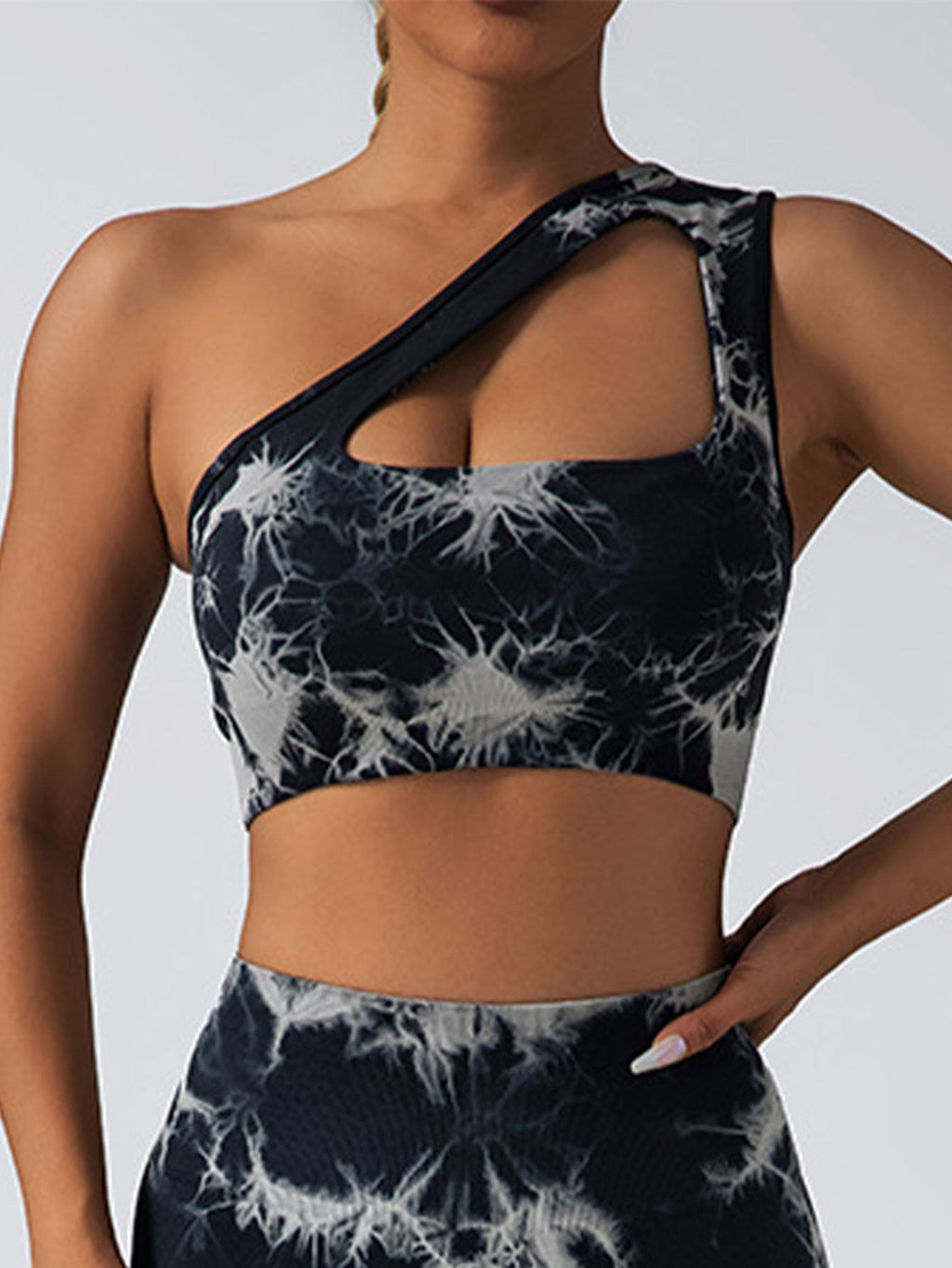 FitiqueFit seamless one-shoulder bra and scrunch leggings set, high-waisted activewear for yoga and fitness workouts.