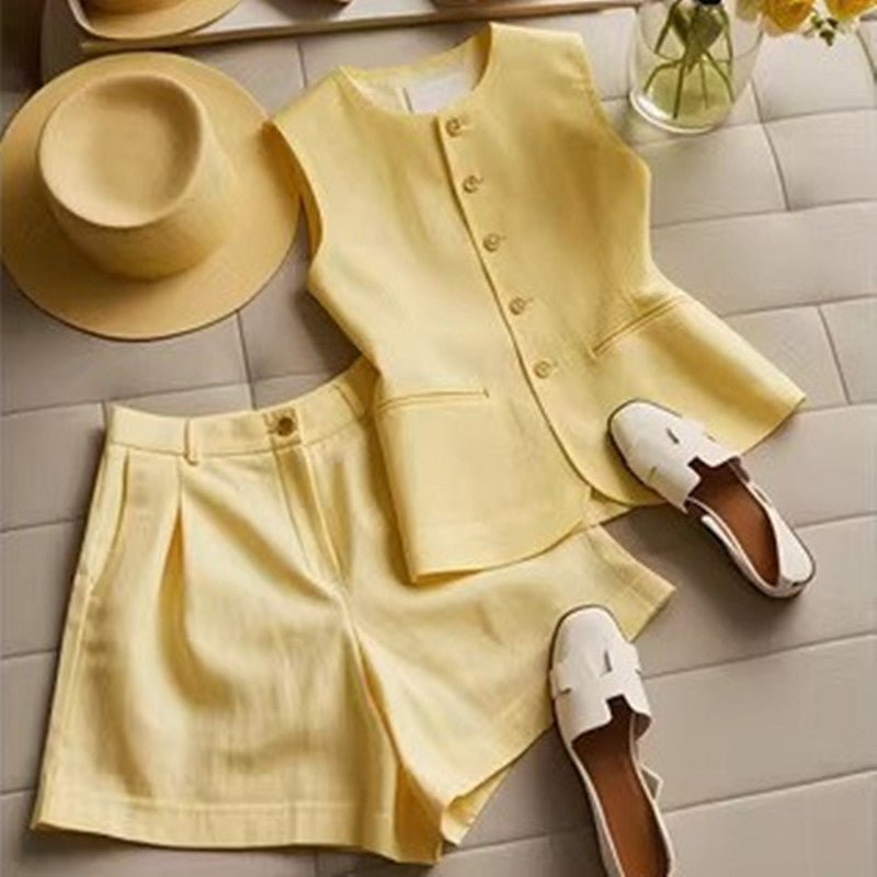 Women's cotton and linen suit vest from FitiqueFit, casualwear with a tailored fit and neutral color, suitable for stylish everyday wear.