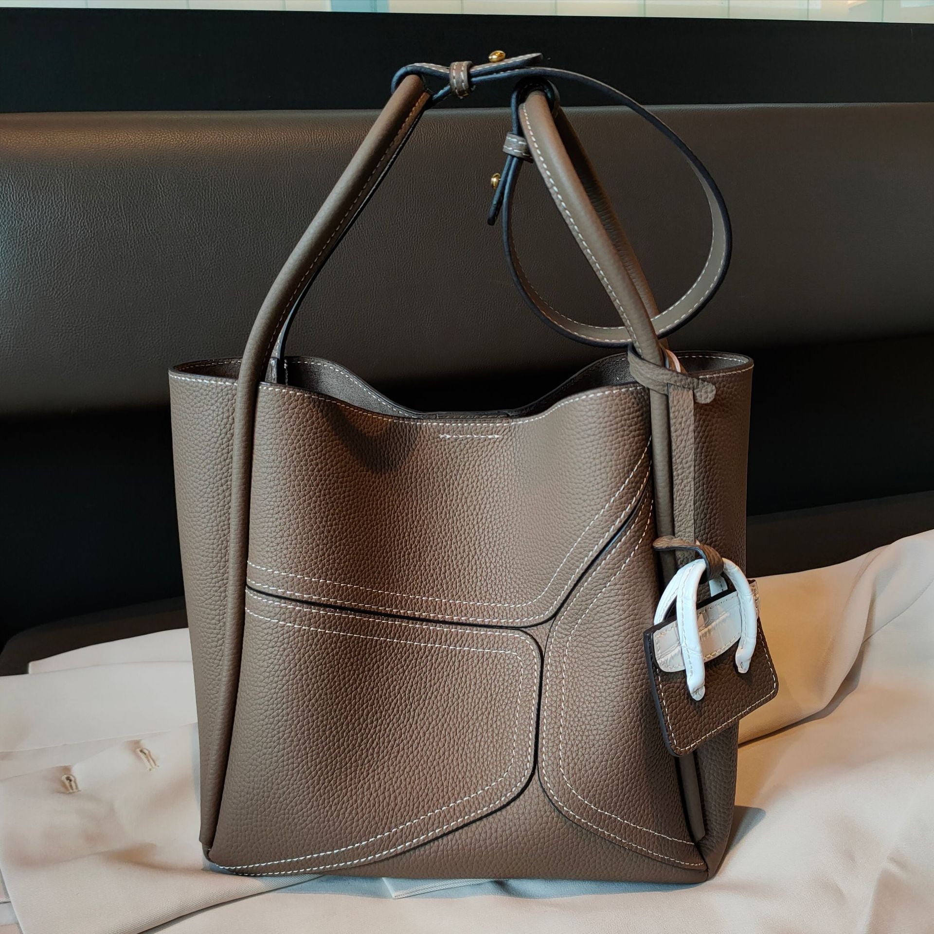 LadyShow contrast color basket underarm bag with shoulder strap, stylish crossbody handbag featuring a woven basket design.
