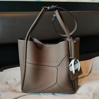 Contrast color basket underarm bag from LadyShow.Store with shoulder and crossbody strap, stylish and versatile handbag.