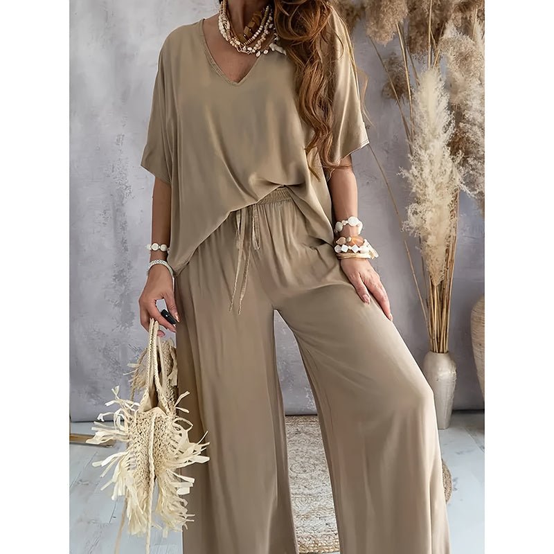Women’s lounge set with wide-leg pants from FitiqueFit, casualwear featuring a comfortable, relaxed fit and soft fabric.